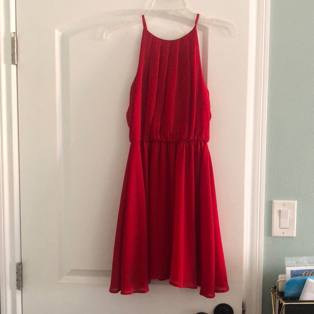 Selling a short red dress, size small